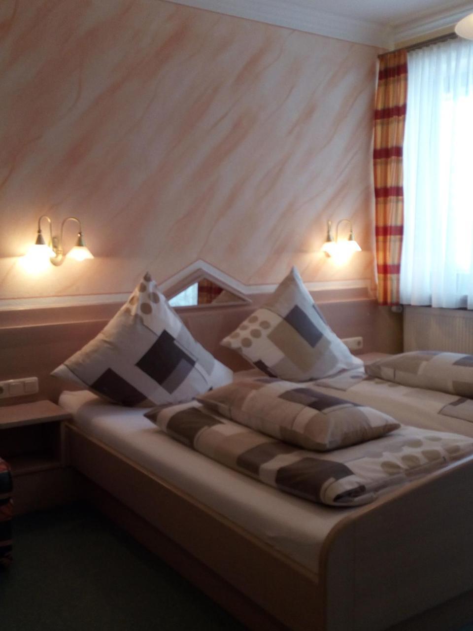 Gasthof-Hotel Dilger Rattenberg Buitenkant foto